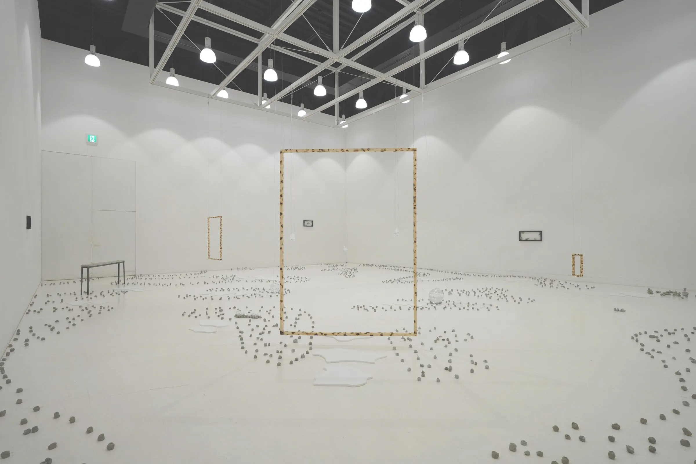 青森県立美術館にて個展『昨日、巡り合おうとしなくても』開催