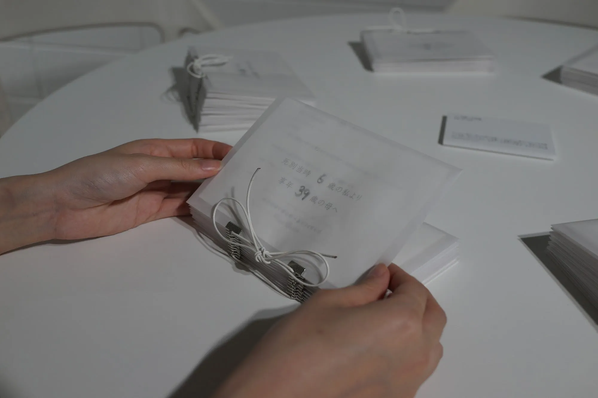 AFRODE CLINICにて個展『死んだ母の日展 ― すって、はいて、たしかに、そこに』開催 作品 11